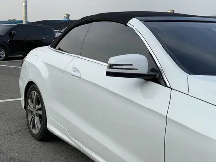 [팀카스킨 화성점] 벤츠 E200 까브리올레 의 Avery 다이아몬드 화이트 전체랩핑 시공 / 서초구 방배동