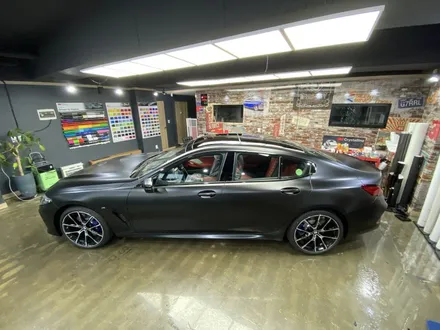 [팀카스킨 서초점] BMW 840i 완전 신차의 3M Satin Black 전체랩핑 시공 + 크롬삭제 / 서초구 방배동