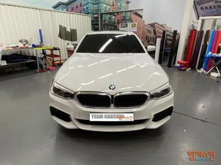 [BMW 530d] 화이트바디에는 필수 ! 유광블랙 루프스킨#팀카스킨 #랩핑 #루프스킨 / 서초구 방배동