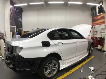 [BMW 520d] 유광 화이트 전체랩핑 / 서초구 방배동