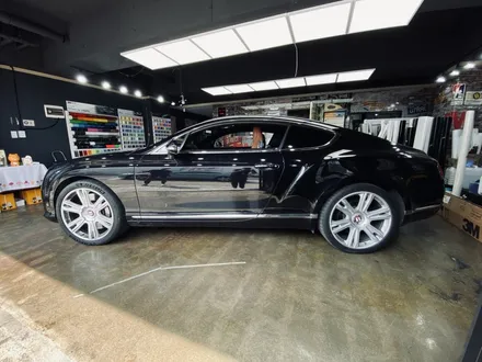 [팀카스킨 서초점] 벤틀리 컨티넨탈 GT 전체랩핑 / 3M 2080 GP240 Gloss White gold sparkle / 화이트골드스파클 / 실내 블랙브러쉬 랩핑 / 서초구 방배동