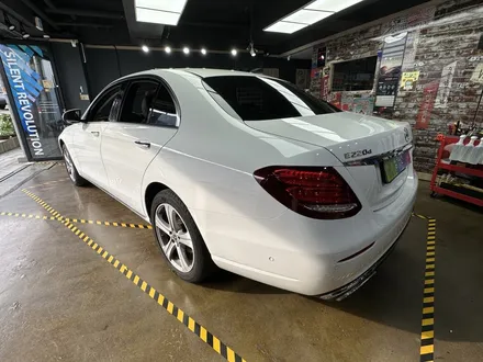 [팀카서초] 벤츠 E300 전체랩핑 / Avery Gloss Emerald Green / 서초구 방배동