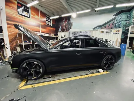 [팀카스킨 화성점] Audi A8 정체랩핑 / Avery satin black, 3M 4D real carbon point, Clifdesigns light color PPF / 서초구 방배동