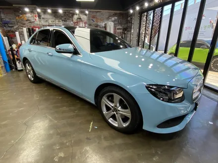 [팀카스킨 서초점] 벤츠 E220D 사고 수리 후 재시공 / AVERY SEA BREEZE BLUE / 서초구 방배동