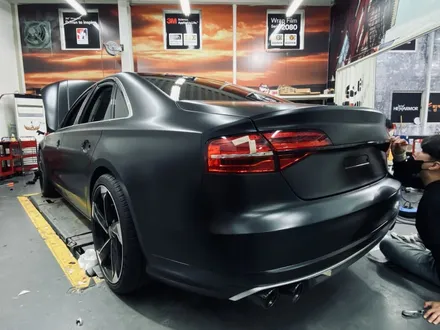 [팀카스킨 화성점] Audi A8 정체랩핑 / Avery satin black, 3M 4D real carbon point, Clifdesigns light color PPF / 서초구 방배동