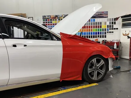 [팀카스킨 화성점] BENZ E200 전체랩핑 / 3M 2080 HOT ROD RED / 서초구 방배동