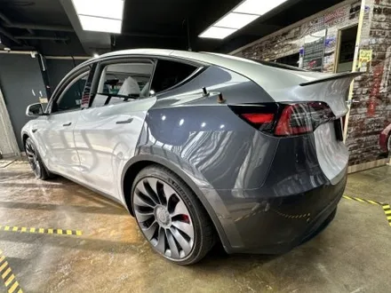 [팀카스킨 서초] TESLA Model Y 사고수리 후 랩핑 부분 재시공 / 서초구 방배동