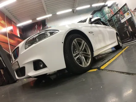 [BMW 520d] 유광 화이트 전체랩핑 / 서초구 방배동