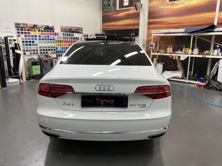 [팀카스킨 화성점] AUDI A8 L / 유광화이트 전체랩핑 시공 / 서초구 방배동