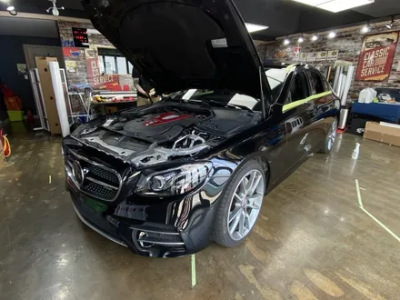 [팀카스킨 서초점] BENZ E43 AMG 전체랩핑 / 3M 2080 SATIN DARK GREY / #사다크 / 서초구 방배동