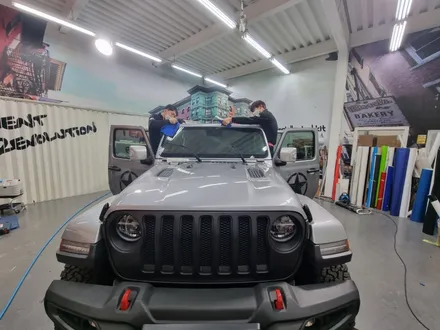 [팀카스킨 화성] JEEP 랭글러 상단 하프랩핑 / 에이버리 매트 블랙 / 서초구 방배동