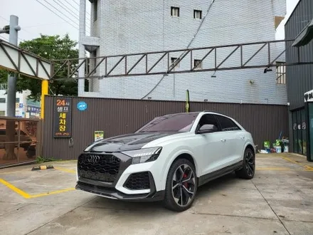 부산 해운대 송정 기장 아우디 RSQ8 에이버리 데니슨 락그레이 전체 랩핑 시공 및 3M2080 핫로드레드 포인트 라인 랩핑 시공 / 부산 해운대구