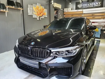 BMW G30 528i 엠블럼 랩핑 테일램프 스모그 필름 시공 부산 송정 기장 외관 튜닝샵 디아만트 마스터샵 / 부산 해운대구