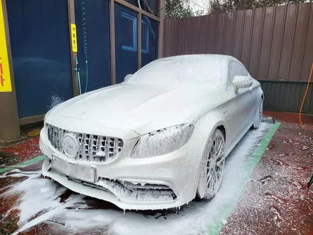 메르세데스 벤츠 w205 C63s AMG 3M2080 사틴 다크 그레이 전체 랩핑 시공 / 부산 해운대구