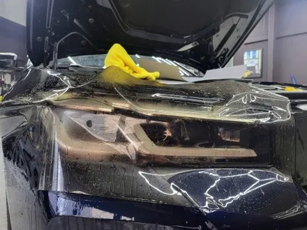 BMW G30 530i 전면 프론트 PPF 시공,프론트 휀더 가니시 블랙유광 랩핑,라이트 톤다운 스모그 필름 시공 / 부산 해운대구