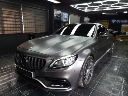 메르세데스 벤츠 C 클래스 쿠페 크롬 죽이기 랩핑 시공 w205 C63 AMG / 부산 해운대구