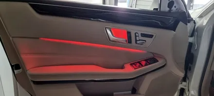 벤츠 E220d 실내 엠비언트 확장 시공 / 부산 해운대구