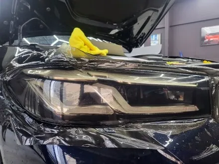 BMW G30 530i 전면 프론트 PPF 시공,프론트 휀더 가니시 블랙유광 랩핑,라이트 톤다운 스모그 필름 시공 / 부산 해운대구