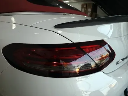 메르세데스 벤츠 w205 C63 AMG 카브레올레 테일램프 톤다운 스모그 필름 랩핑 시공 / 부산 해운대구