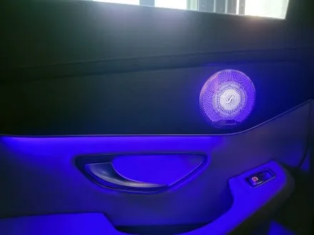 메르세데스 벤츠 w205 C클래스 실내 64색 엠비언트 무드등  부메스터 오디오 시스템 장착 시공 / 부산 해운대구