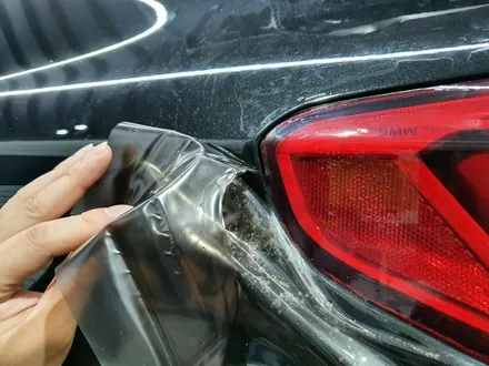 BMW G30 528i 엠블럼 랩핑 테일램프 스모그 필름 시공 부산 송정 기장 외관 튜닝샵 디아만트 마스터샵 / 부산 해운대구
