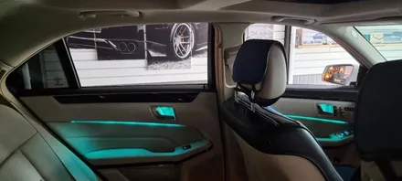 벤츠 E220d 실내 엠비언트 확장 시공 / 부산 해운대구