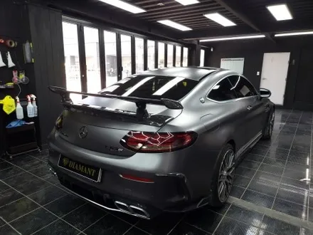 메르세데스 벤츠 C 클래스 쿠페 크롬 죽이기 랩핑 시공 w205 C63 AMG / 부산 해운대구