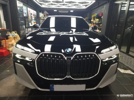 부산해운대랩핑 BMW 7시리즈 상단투톤랩핑 코치라인까지 신차랩핑튜닝은 디아만트에서 / 부산 해운대구