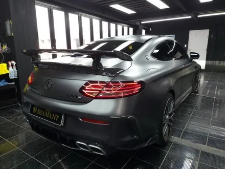 메르세데스 벤츠 C 클래스 쿠페 크롬 죽이기 랩핑 시공 w205 C63 AMG / 부산 해운대구