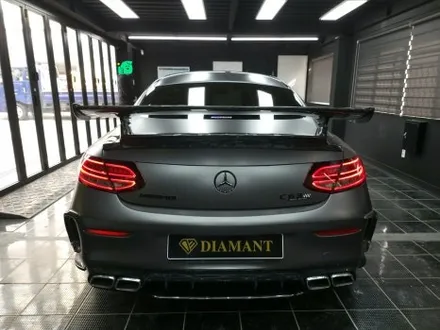 메르세데스 벤츠 C 클래스 쿠페 크롬 죽이기 랩핑 시공 w205 C63 AMG / 부산 해운대구