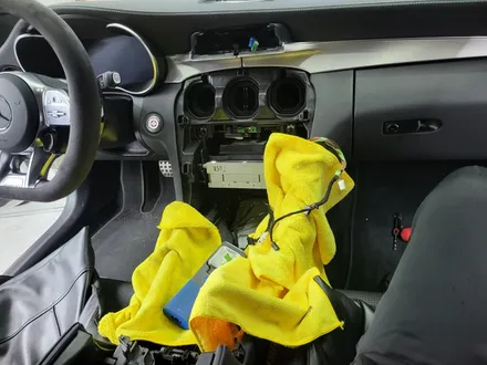메르세데스 벤츠 w205 C63 AMG 쿠페 송풍구 1열 엠비언트 라이트 시공 / 부산 해운대구