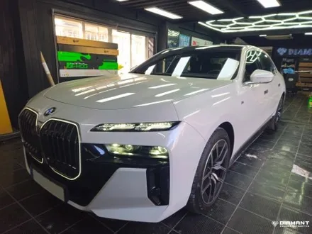 부산해운대랩핑 BMW 7시리즈 상단투톤랩핑 코치라인까지 신차랩핑튜닝은 디아만트에서 / 부산 해운대구