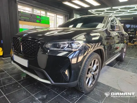 부산해운대랩핑 BMW X4 윈도우몰딩 CYS 고광택 크롬죽이기 랩핑 깔끔하게 시공완료 / 부산 해운대구