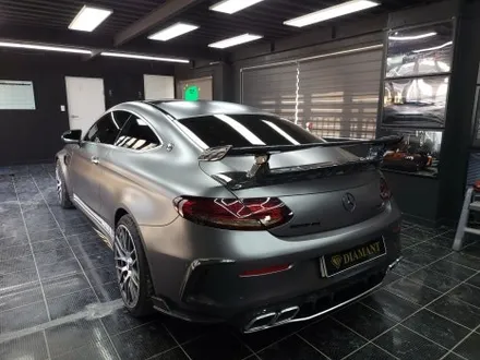 메르세데스 벤츠 C 클래스 쿠페 크롬 죽이기 랩핑 시공 w205 C63 AMG / 부산 해운대구