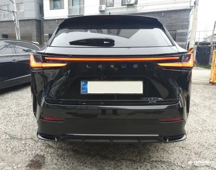 부산해운대랩핑 렉서스 NX 프론트립 리어디퓨져 포인트랩핑엠블럼 스모그필름 시공완료 / 부산 해운대구