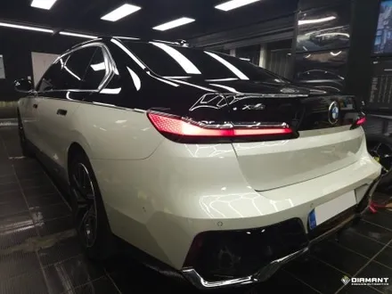 부산해운대랩핑 BMW 7시리즈 상단투톤랩핑 코치라인까지 신차랩핑튜닝은 디아만트에서 / 부산 해운대구