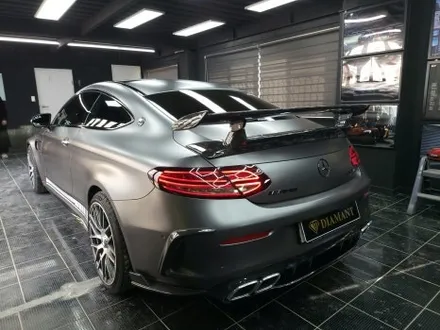 메르세데스 벤츠 C 클래스 쿠페 크롬 죽이기 랩핑 시공 w205 C63 AMG / 부산 해운대구