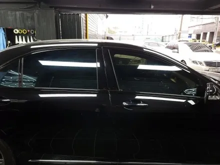 부산 해운대 메르세데스 벤츠 W213 S클래스 윈도우 몰딩 크롬죽이기 랩핑 시공 / 부산 해운대구