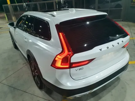 볼보 V90 크로스 컨트리 에이버리 다이아몬드 화이트 전체 랩핑 시공 / 부산 해운대구