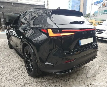 부산해운대랩핑 렉서스 NX 프론트립 리어디퓨져 포인트랩핑엠블럼 스모그필름 시공완료 / 부산 해운대구