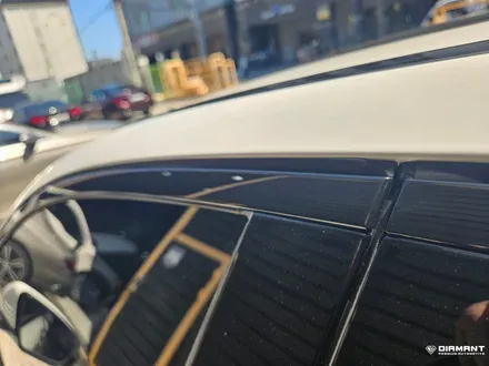 부산해운대랩핑 벤츠 W213 CYS 피아노블랙 고광택 윈도우 몰딩 크롬죽이기랩핑완료 / 부산 해운대구