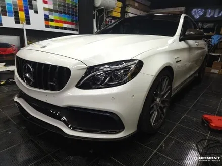부산해운대랩핑 벤츠 W205 C클래스 크롬죽이기, 라이트PPF 까지 전문튜닝샵 디아만트 / 부산 해운대구
