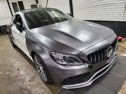 메르세데스 벤츠 w205 C63s AMG 3M2080 사틴 다크 그레이 전체 랩핑 시공 / 부산 해운대구