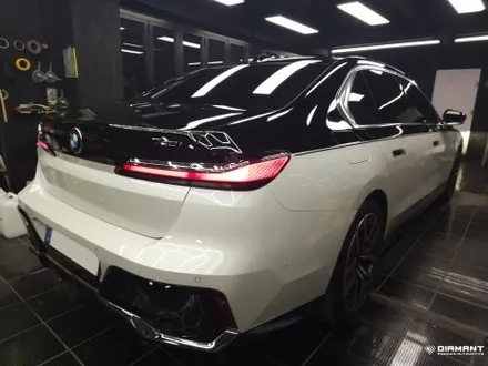 부산해운대랩핑 BMW 7시리즈 상단투톤랩핑 코치라인까지 신차랩핑튜닝은 디아만트에서 / 부산 해운대구