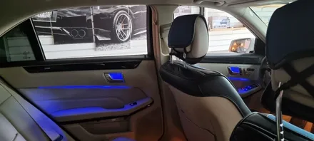 벤츠 E220d 실내 엠비언트 확장 시공 / 부산 해운대구