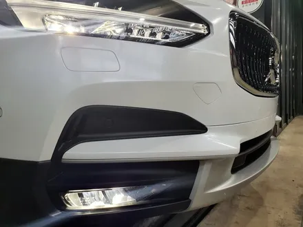 볼보 V90 크로스 컨트리 에이버리 다이아몬드 화이트 전체 랩핑 시공 / 부산 해운대구