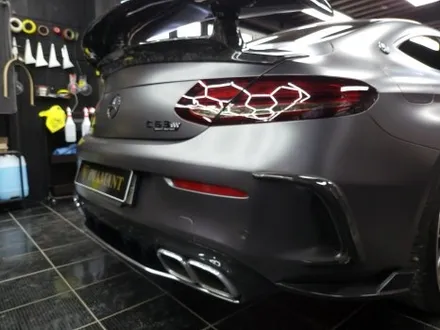메르세데스 벤츠 C 클래스 쿠페 크롬 죽이기 랩핑 시공 w205 C63 AMG / 부산 해운대구