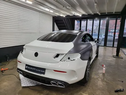 메르세데스 벤츠 w205 C63s AMG 3M2080 사틴 다크 그레이 전체 랩핑 시공 / 부산 해운대구