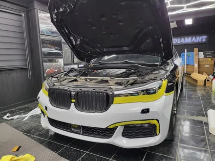 BMW G11 7시리즈 에이버리 유광 화이트 전체 랩핑  크롬 죽이기 랩핑 전면 측면 1 열 썬팅 / 부산 해운대구
