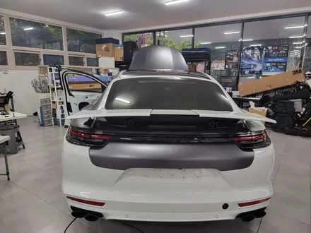 포르쉐 파나메라 GTS 3M2080 시리즈 사틴 다크 그레이 전체 랩핑 시공 / 부산 해운대구